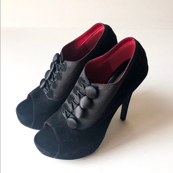 Shoes - Peep Toe Black Pumps